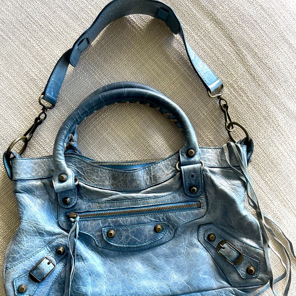 Good condition, original, with a dust bag
